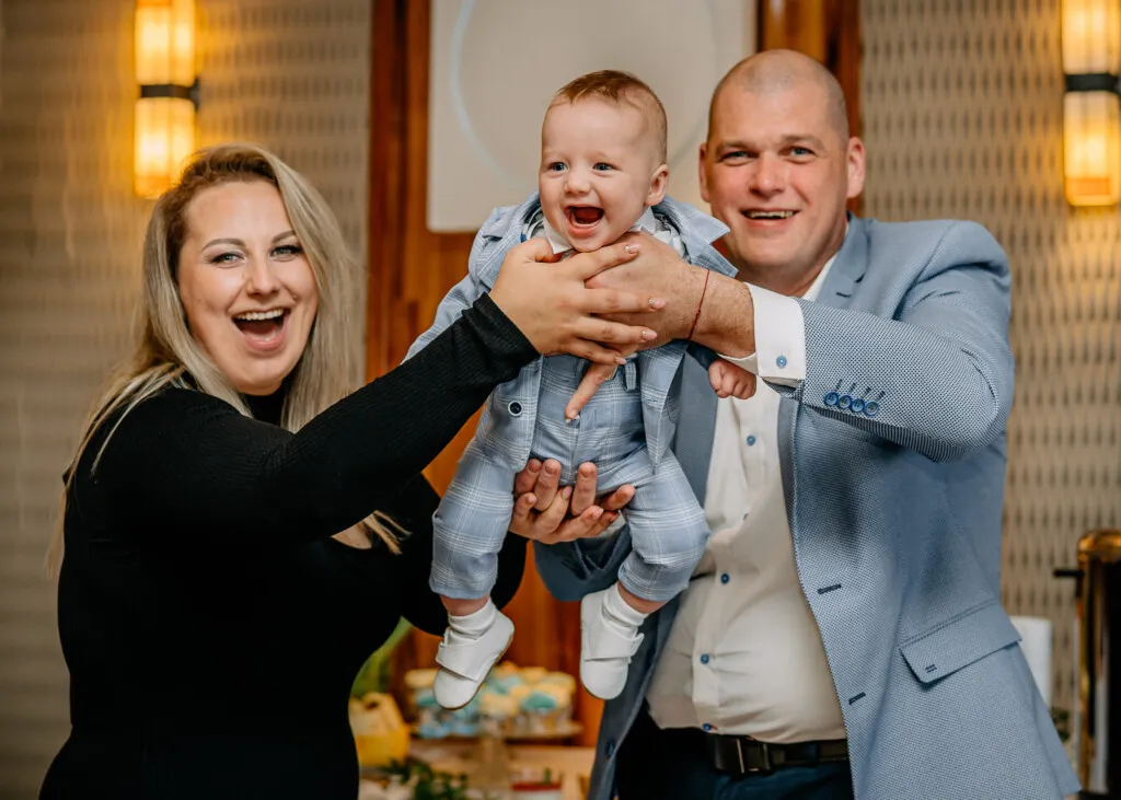 Zdjęcie Ile za fotografa na chrzest? Ceny, regiony i ukryte koszty