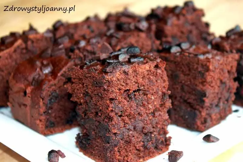 Zdjęcie Zdrowe brownie z buraka i banana - przepis na fit deser bez cukru