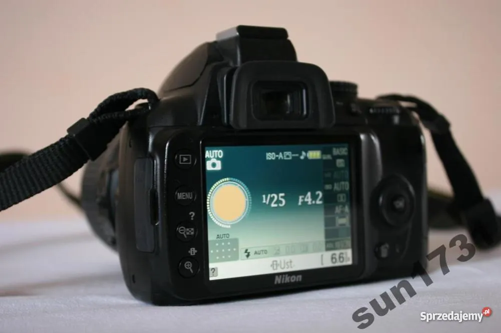 Zdjęcie Lustrzanka Nikon D3000 – idealny wybór dla początkujących fotografów