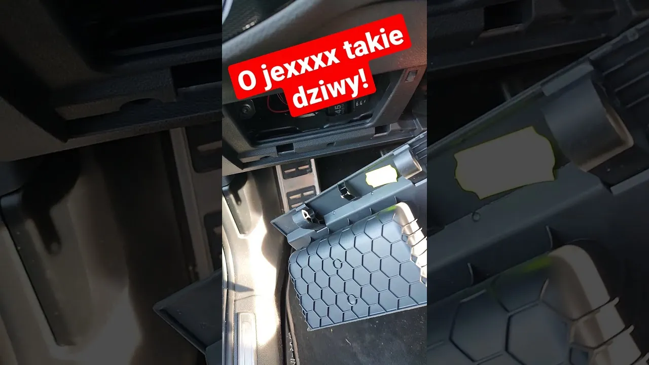 Zdjęcie Gdzie są bezpieczniki w Golfie 5? Odkryj ich lokalizację i więcej