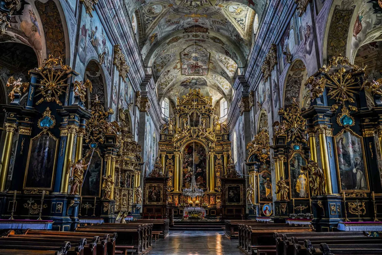 Zdjęcie Sanktuarium w Leżajsku: historia, cuda i tajemnice pielgrzymów