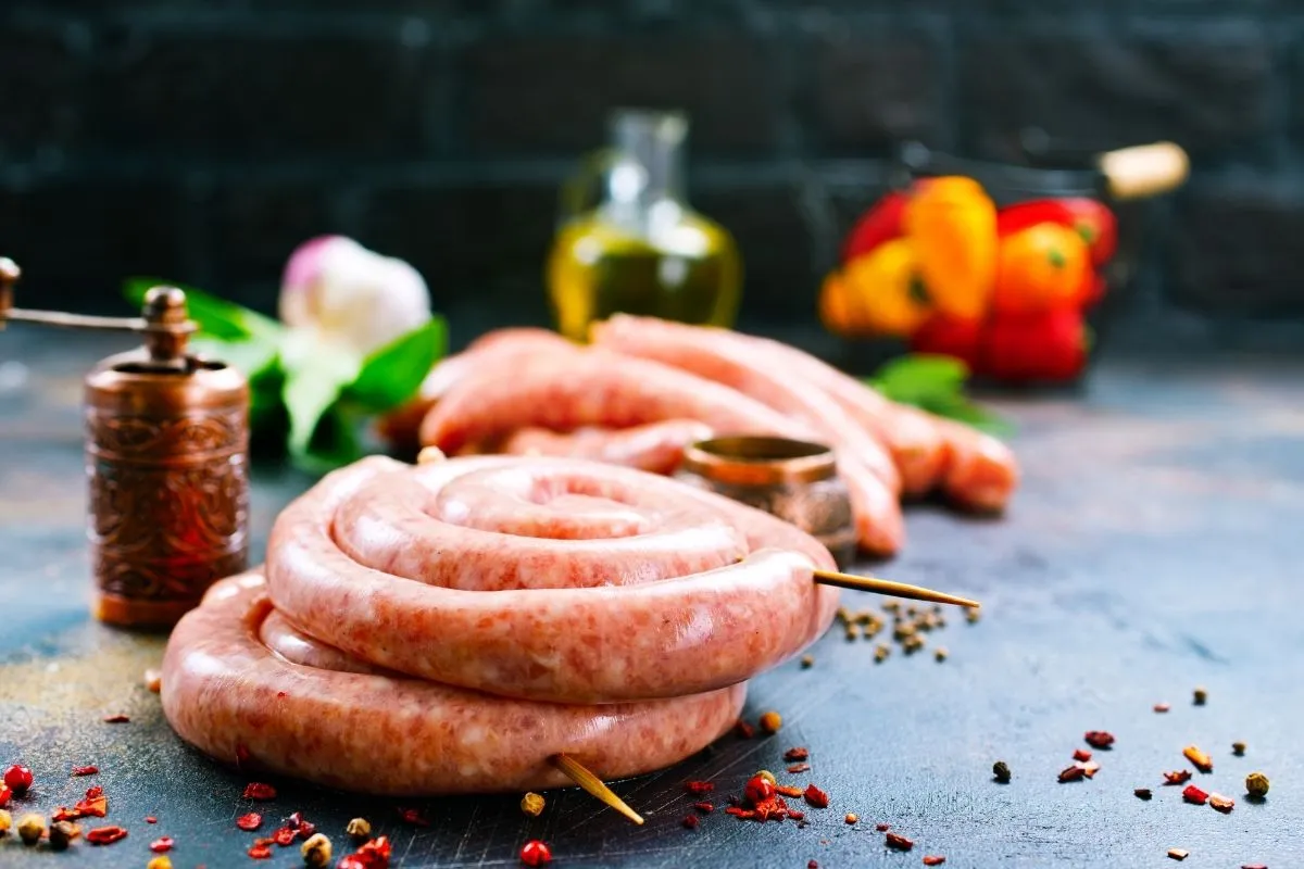 Zdjęcie Gdzie kupić jelito na kiełbasę? Sprawdź najlepsze miejsca i porady