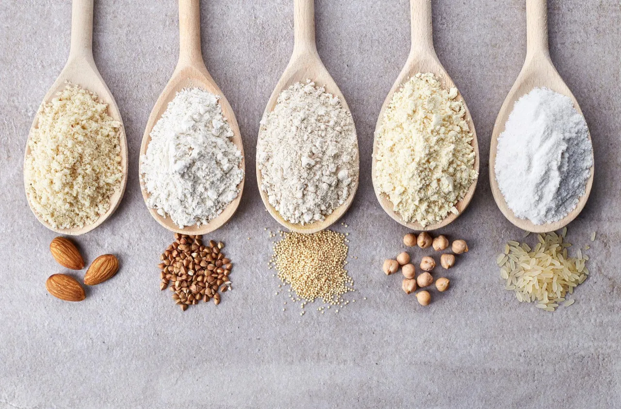Zdjęcie Jakie mąki nie zawierają glutenu? Poznaj zdrowe alternatywy dla diety.