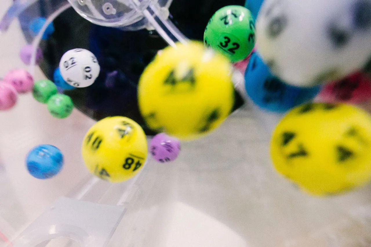 Zdjęcie Losowania lotto w jakie dni? Poznaj harmonogram i uniknij przegapienia!
