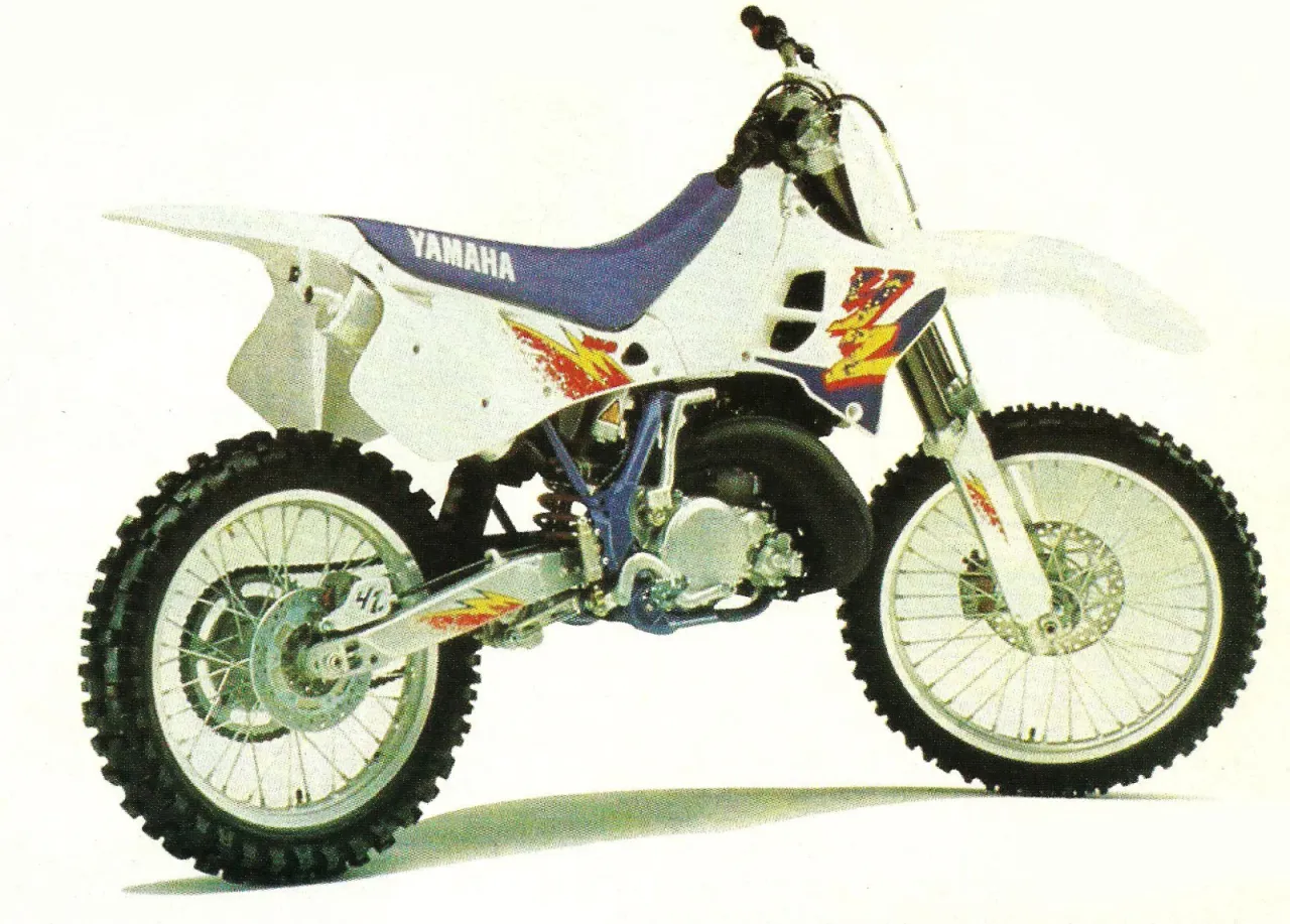 Zdjęcie Yamaha YZ 250 2T ile ma koni? Poznaj moc silnika i dane techniczne
