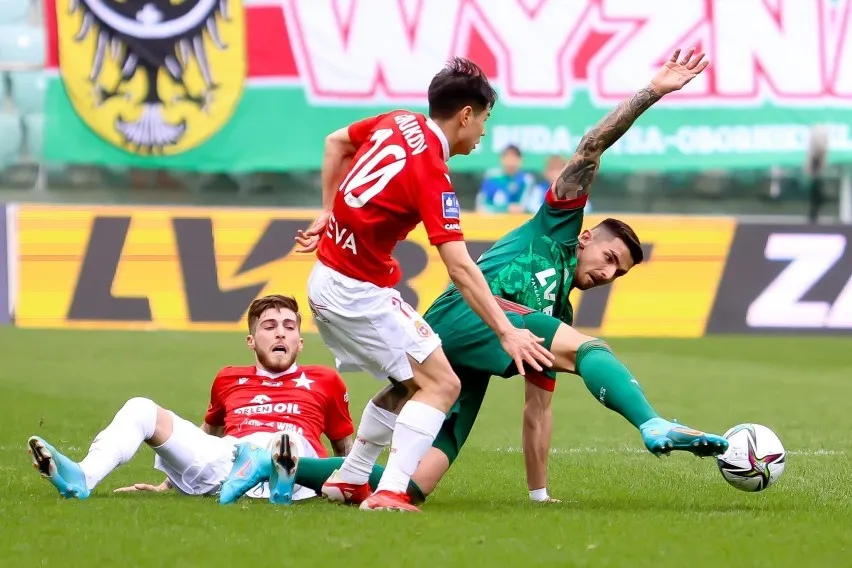 Zdjęcie Kto spada z ekstraklasy? Oto drużyny zagrożone relegacją w sezonie