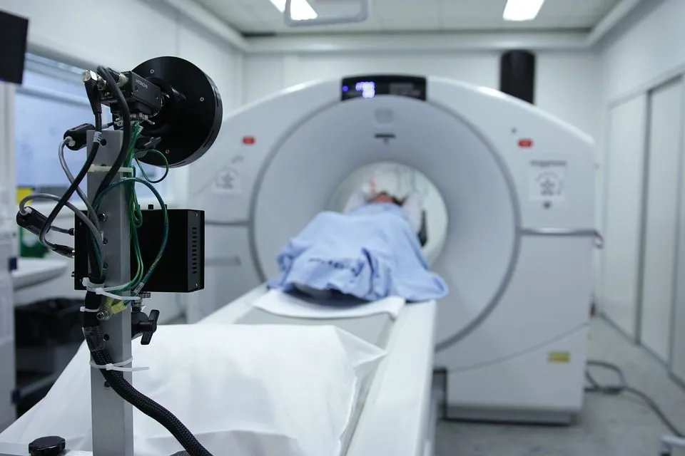 Zdjęcie Ile kosztuje badanie rezonansem magnetycznym? Sprawdź ceny i czynniki wpływające na koszt