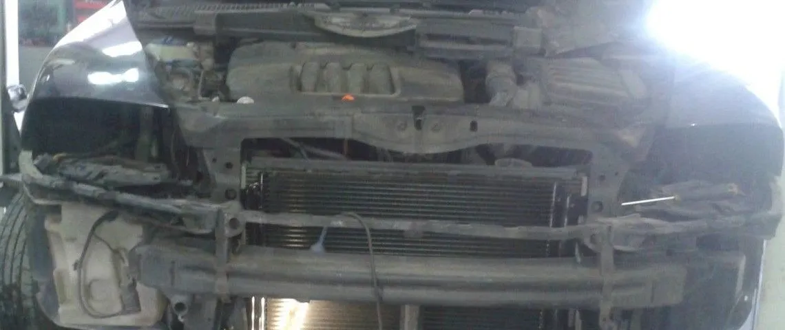 Zdjęcie Jak wymienić chłodnicę klimatyzacji w Hyundai i30 bez ryzyka uszkodzeń
