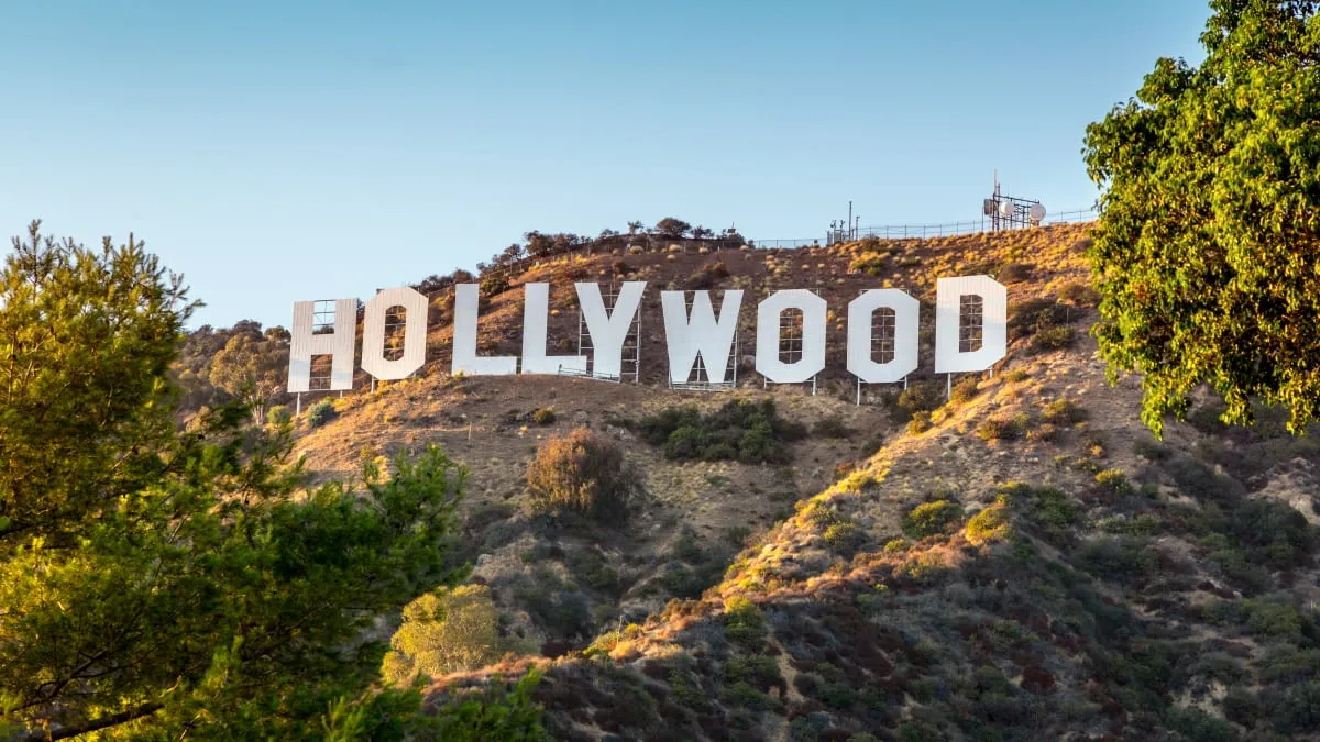 Zdjęcie Gdzie jest napis Hollywood? Odkryj najlepsze miejsca na jego zobaczenie