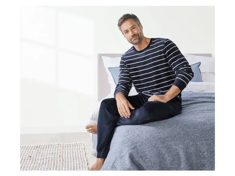 Zdjęcie Welurowa Piżama Męska: Komfort, Styl i Luksus w Jednym