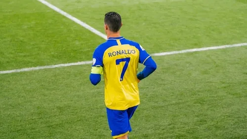 Zdjęcie Ile zarabia Ronaldo? Zaskakujące dochody piłkarskiej gwiazdy
