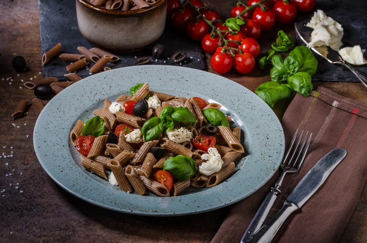 Zdjęcie Makaron penne pełnoziarnisty: odkryj jego zdrowotne korzyści i przepisy