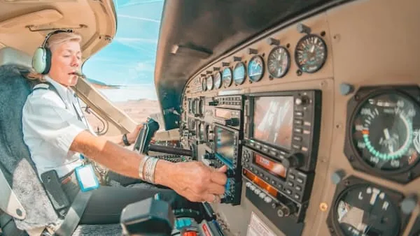 Zdjęcie Jakie cechy powinien mieć pilot w Familiadzie, aby wygrać?