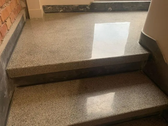 Zdjęcie Jak skutecznie zabezpieczyć schody betonowe przed zniszczeniem i wilgocią