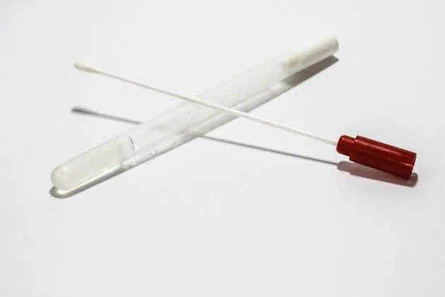 Zdjęcie Jak legalnie pobrać sprawdziany z Nowej Ery i uniknąć problemów
