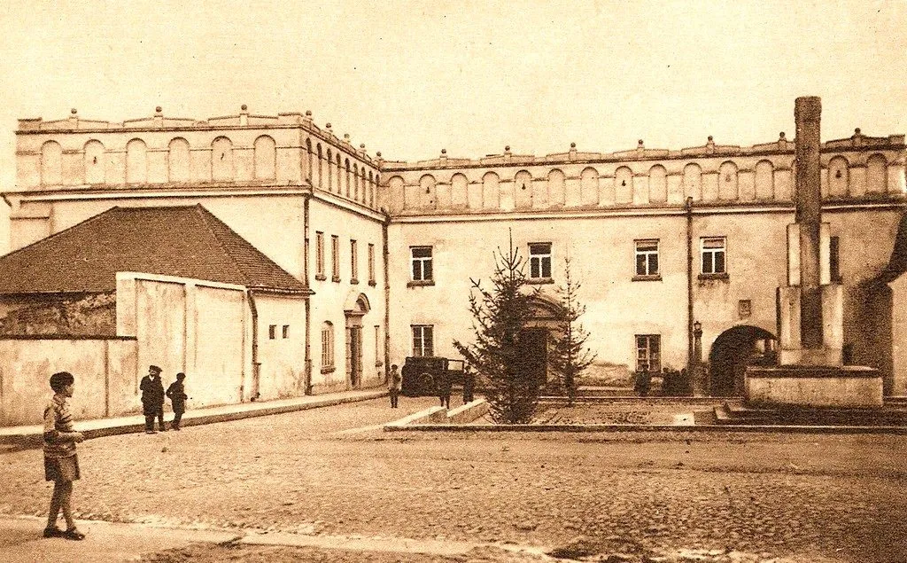 Zdjęcie Zamek Opocno: Historia i zwiedzanie zamku w miejscowości Opocno