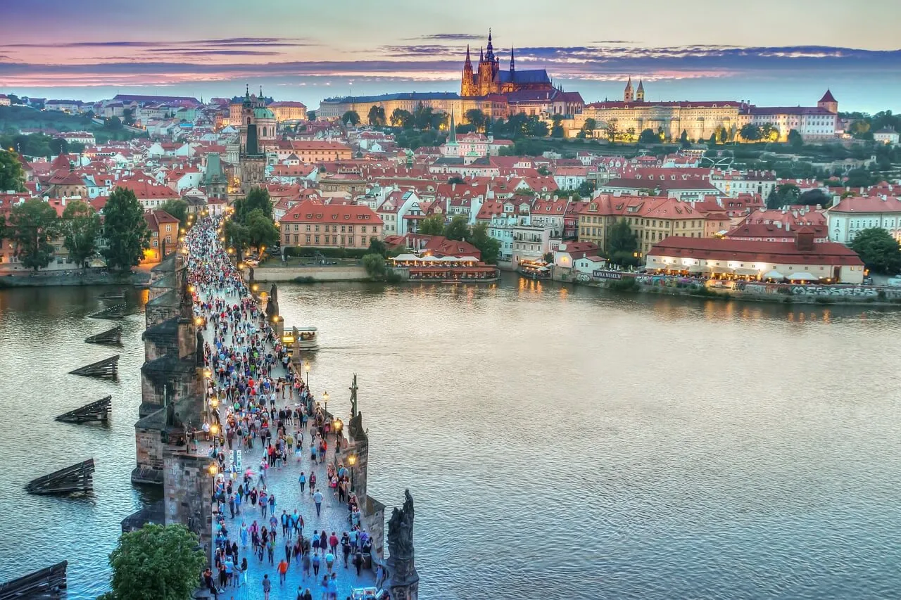 Zdjęcie Ile kosztują pamiątki w Czechach? Sprawdź ceny i najlepsze zakupy