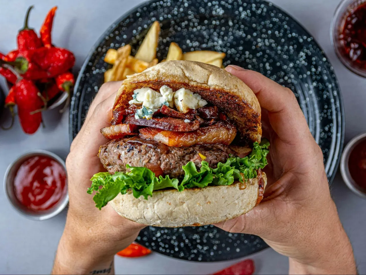 Zdjęcie Jak doprawić mięso do burgerów, aby były soczyste i pyszne