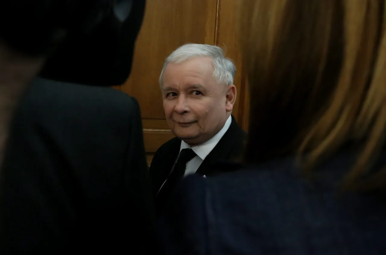 Zdjęcie Czy Jarosław Kaczyński był internowany? Prawda o jego losach w PRL