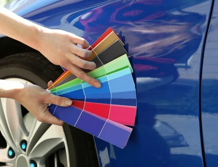 Zdjęcie Jaka farba do auta? Wybierz idealny lakier poradnik