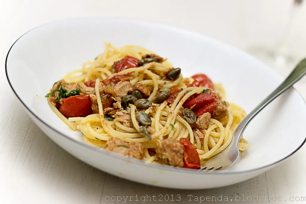 Zdjęcie Szybkie spaghetti z tuńczykiem po włosku – prosta receptura na obiad