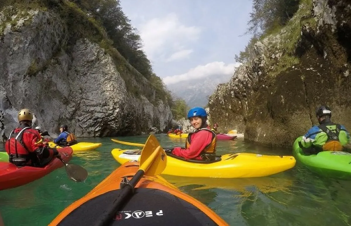 Zdjęcie Kurs kajakarstwa nizinnego: Jak wybrać najlepszy i zacząć przygodę?