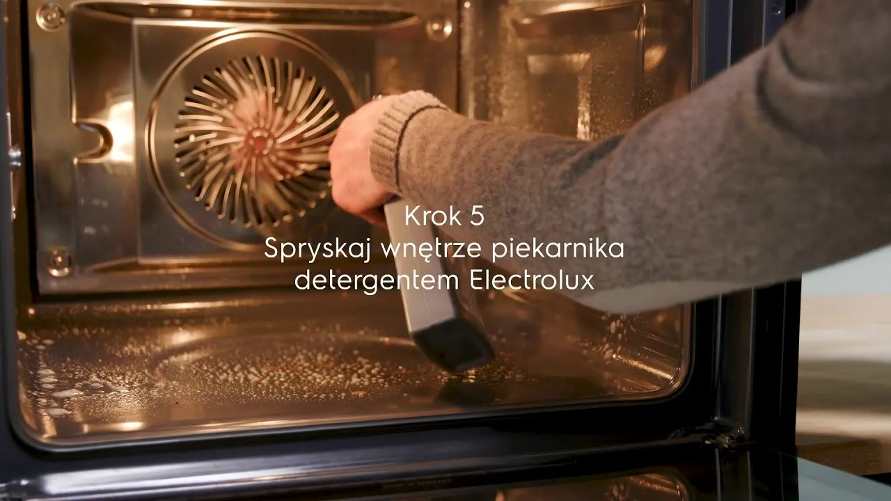 Zdjęcie Jak włączyć czyszczenie piekarnika Electrolux i uniknąć trudności