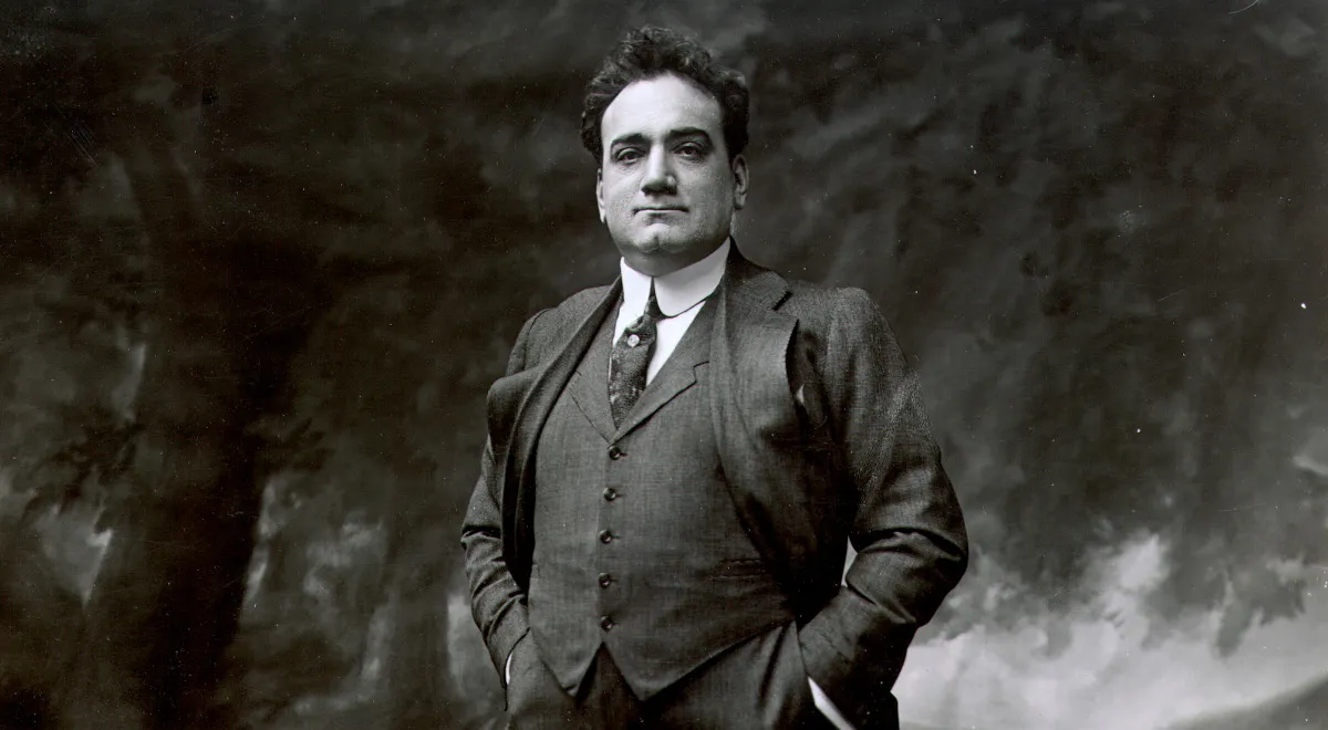 Zdjęcie Jacek Laszczkowski tenor: wyjątkowy talent łączący sopran z tenorem