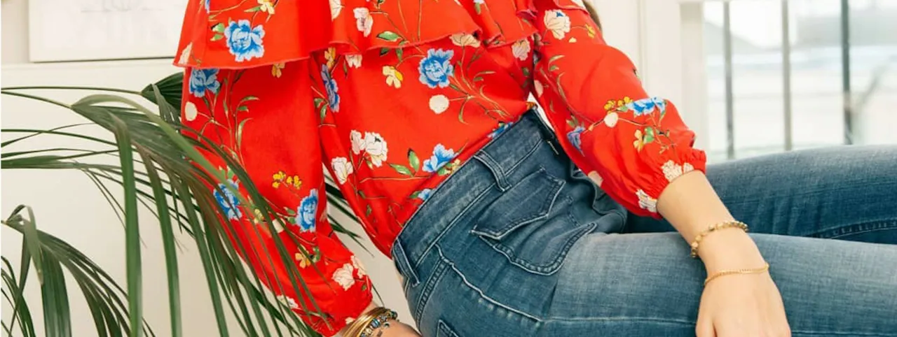 Zdjęcie Jaka bluzka do jeansów, aby zawsze wyglądać stylowo i modnie?