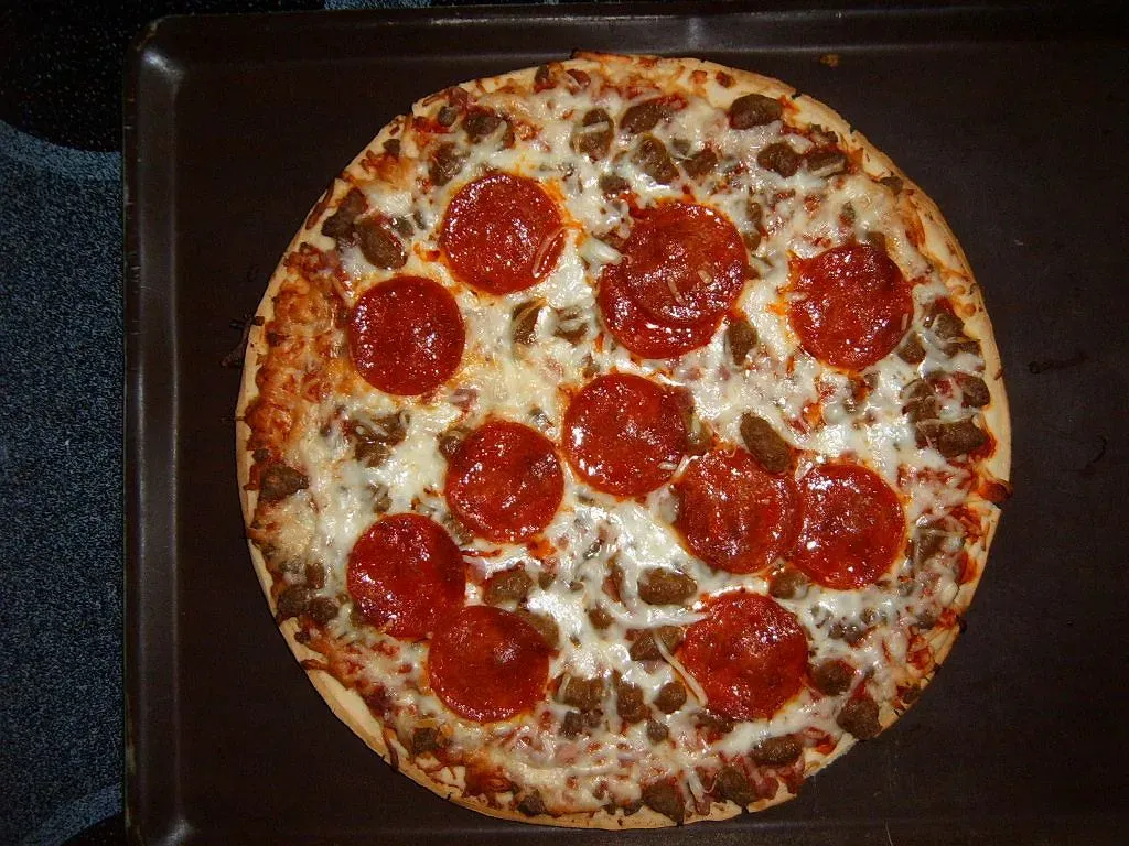 Zdjęcie Jak idealnie piec mrożoną pizzę: czas i temperatura, które działają