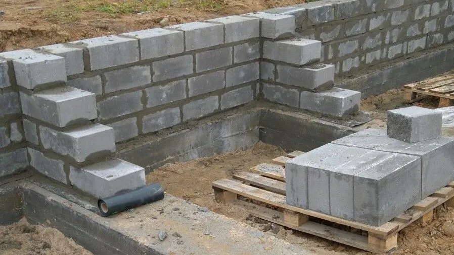Zdjęcie Papa pod fundament: jak prawidłowo zaizolować dom przed wilgocią