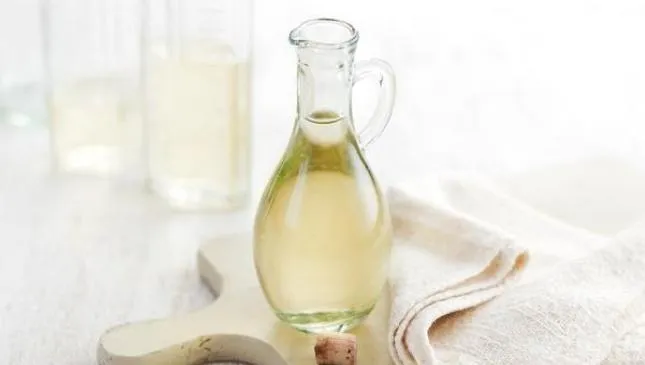 Zdjęcie Jak rozcieńczyć esencję perfum, aby uzyskać idealny zapach?