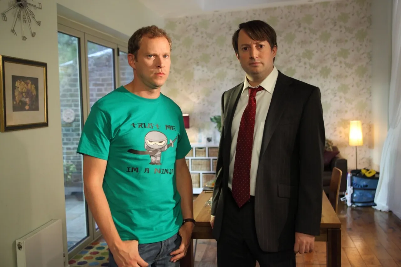 Zdjęcie Peep Show 2023 - recenzja kreskówkowego serialu brytyjskiego | humor, codzienność