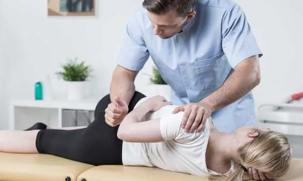 Zdjęcie Czy u fizjoterapeuty trzeba się rozebrać? Odkryj, co warto wiedzieć