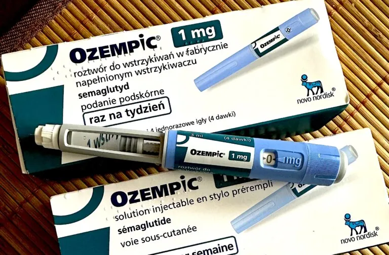 Zdjęcie Co z lekiem na cukrzyce? Skutki, działanie i ważne informacje o Ozempicu
