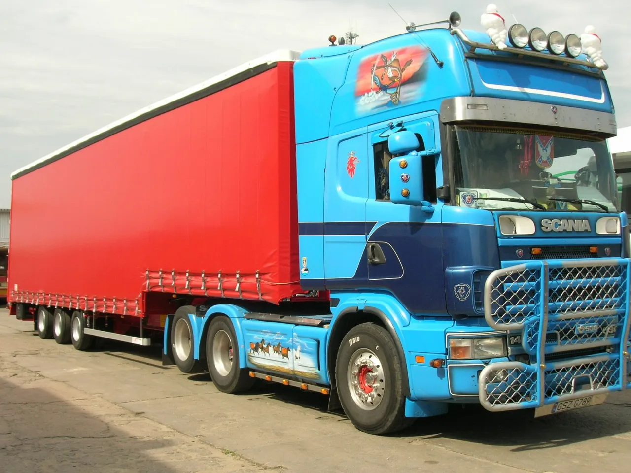 Zdjęcie Naczepa Jumbo co to - poznaj jej wymiary i zastosowania w transporcie