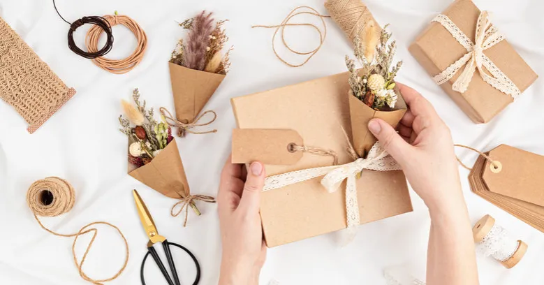 Zdjęcie Jak zapakować prezent na 18 urodziny w kreatywny i wyjątkowy sposób