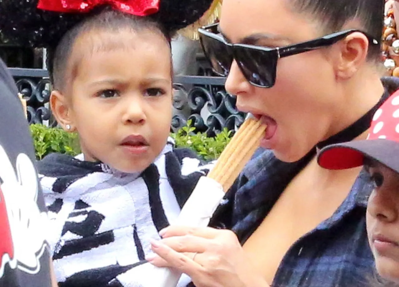 Zdjęcie Kim Kardashian i jej niezwykła miłość do churros w życiu codziennym