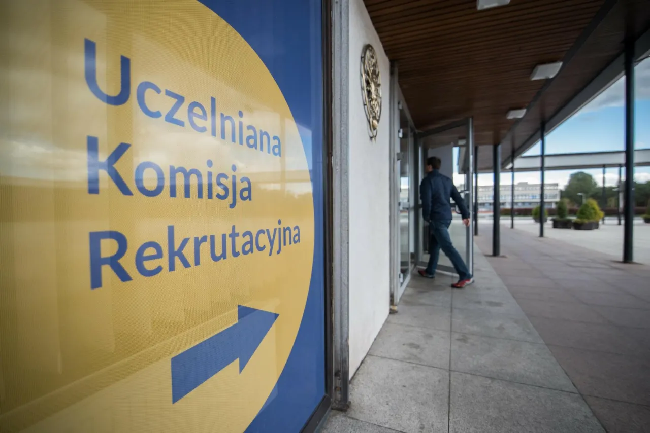 Zdjęcie Do kiedy trwa rekrutacja na studia i jak nie przegapić ważnych terminów