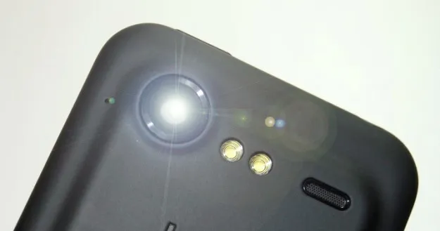 Zdjęcie Jak włączyć lampę błyskową w telefonie Redmi – prosty sposób i rozwiązanie problemów