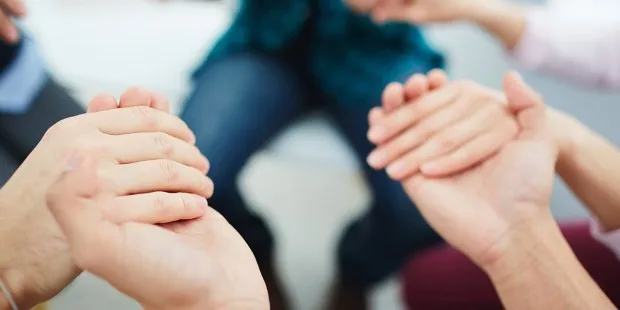 Zdjęcie Kto potrzebuje modlitwy wstawienniczej i jak im pomóc w potrzebie