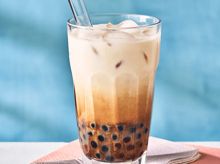 Zdjęcie Domowa herbata z tapioką - prosty przepis na pyszne bubble tea od podstaw
