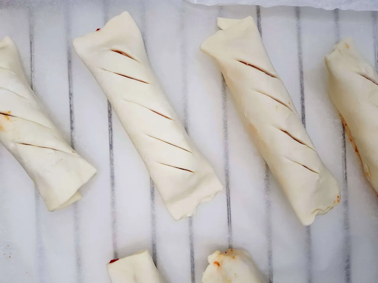Zdjęcie Najlepszy przepis na ciasto do parówek w cieście - krok po kroku