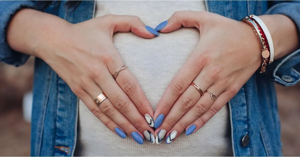 Zdjęcie Czy manicure hybrydowy jest bezpieczny w ciąży? Sprawdź ryzyko!