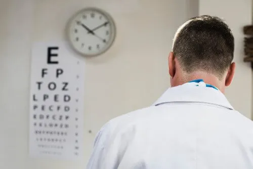 Zdjęcie Czy optyk może dobrać soczewki? Poznaj kluczowe informacje i proces