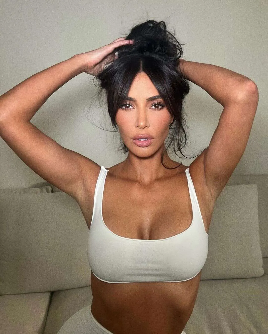 Zdjęcie Kim Kardashian a botoks: Jak wpływa na jej karierę i wygląd?