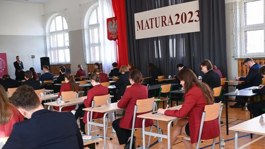 Zdjęcie Jak napisać rozprawkę z Pana Tadeusza - uniknij najczęstszych błędów