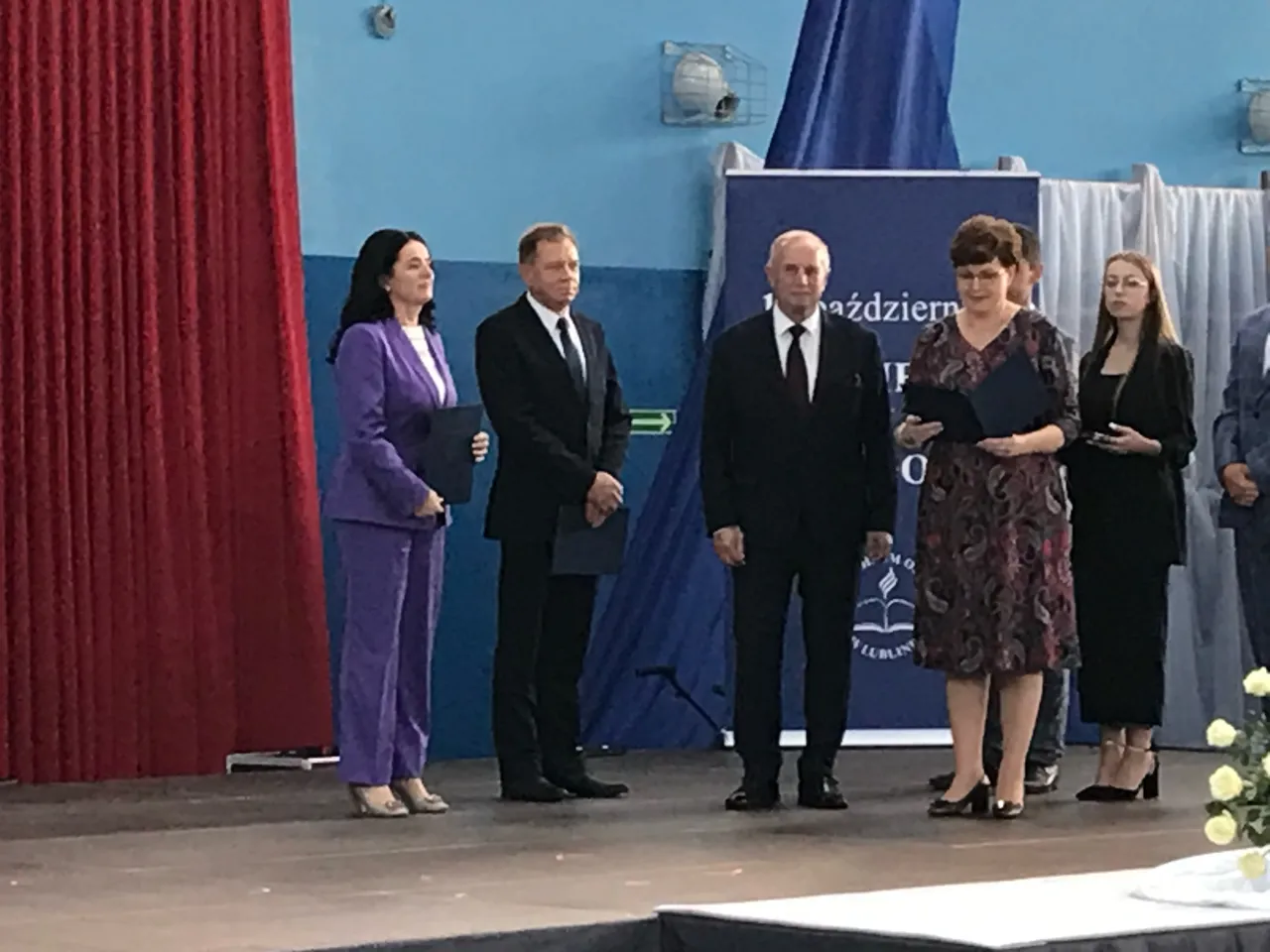 Zdjęcie Ile wynosi nagroda kuratora oświaty i jak wpływa na nauczycieli?
