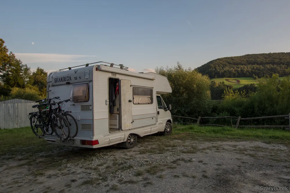 Zdjęcie Gdzie kamperem w Bieszczady? Odkryj najlepsze miejsca na camping