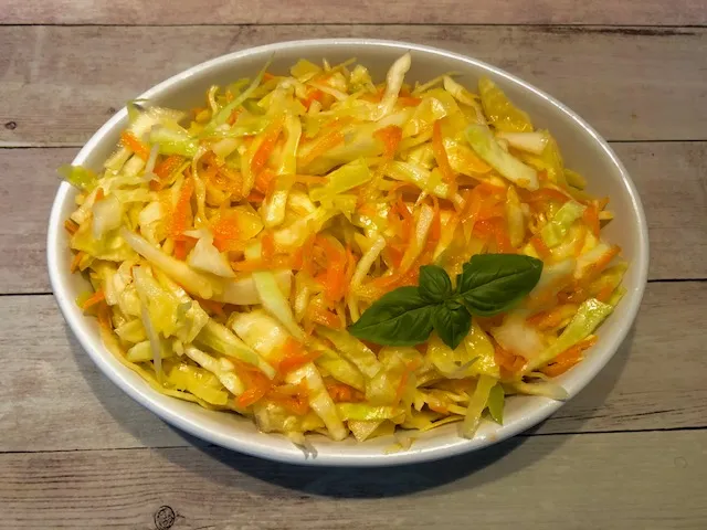 Zdjęcie Sałatka jak z chińskiej restauracji – prosty przepis na pyszną surówkę